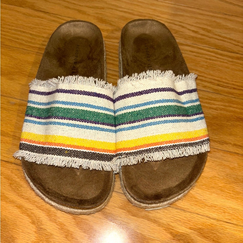 Aeropostale Multicolor Striped Sandals